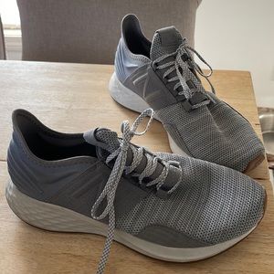 Mens new balance sneakers